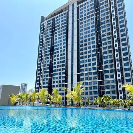 Jesselton Quay Sea View Hotel Кота Кинабалу Екстериор снимка