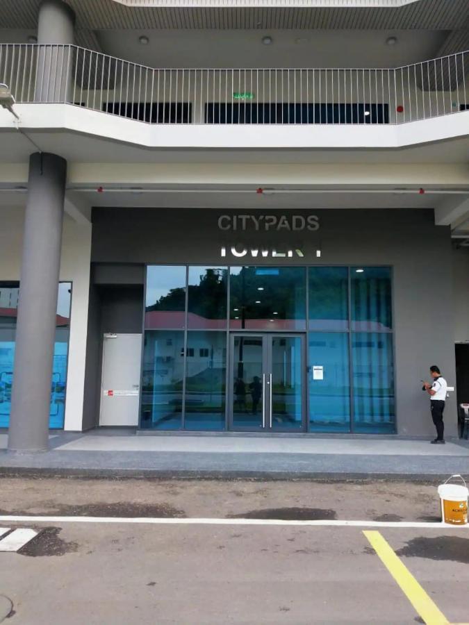 Jesselton Quay Sea View Hotel Кота Кинабалу Екстериор снимка
