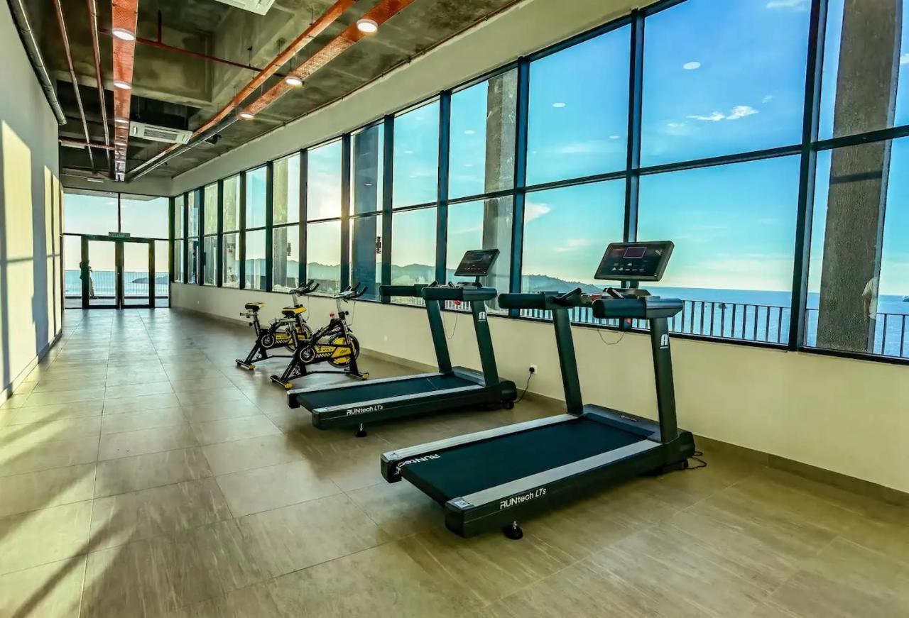Jesselton Quay Sea View Hotel Кота Кинабалу Екстериор снимка